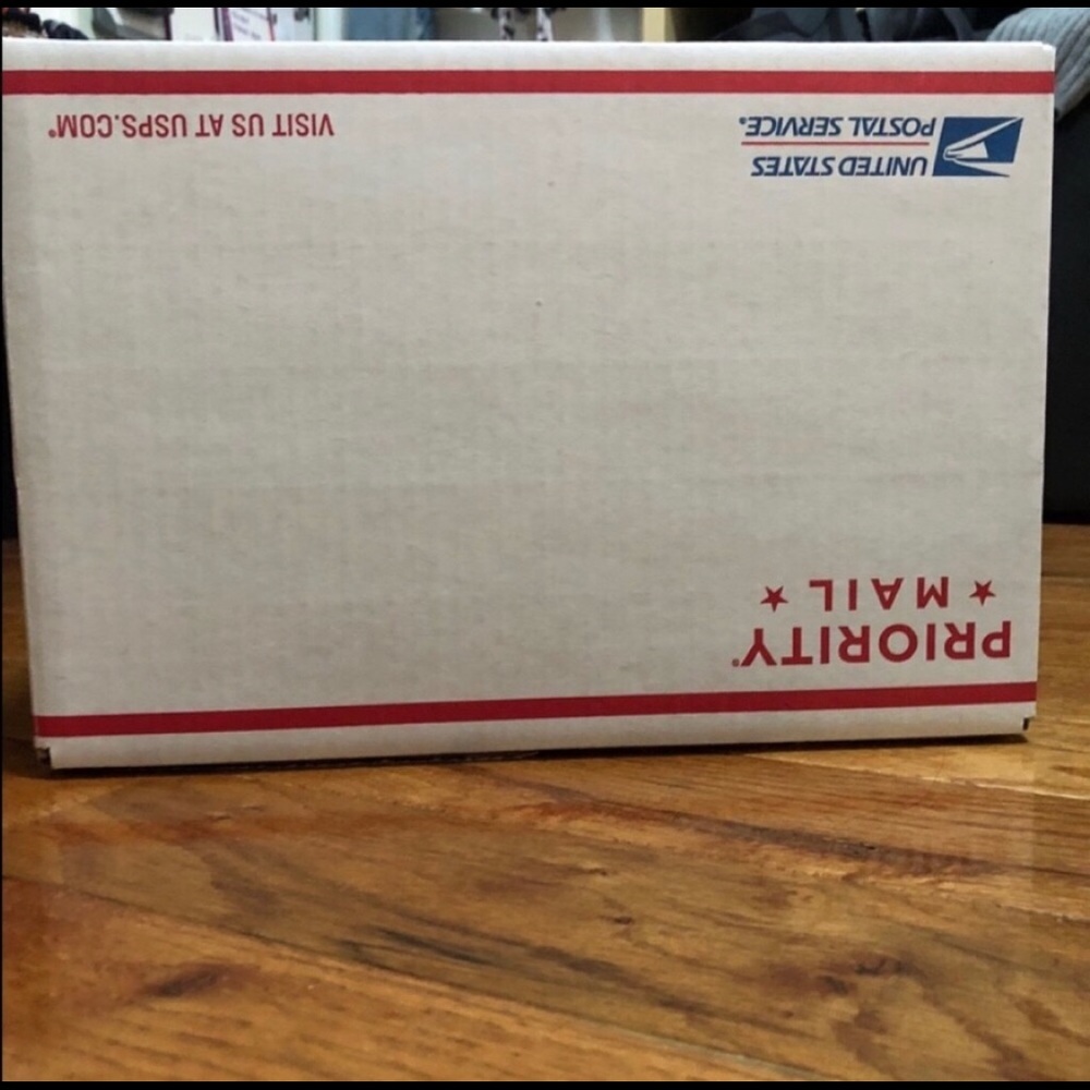 KIDS MYSTERY BOX - Picture 2 of 3